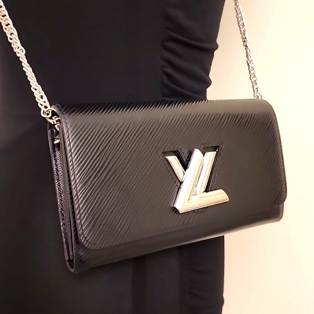 LOUIS VUITTON Epi LV Twist Crossbody Purse Wallet WOC + Original Box - Picture 3 of 17